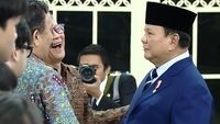 Prabowo Salaman Hangat dengan Rocky Gerung dan Syahganda di Istana!